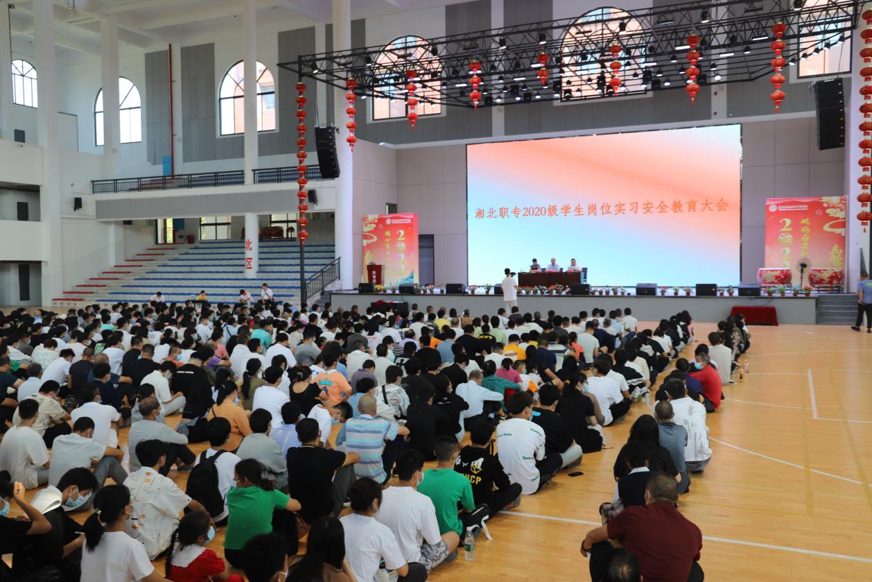 5da9568cbf654d2dbd5fc0a52a32a5a2 5da9568cbf654d2dbd5fc0a52a32a5a2.Jpeg