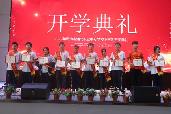 e7e62acfd9274a61b6b5a57ed940d038 e7e62acfd9274a61b6b5a57ed940d038.Jpeg