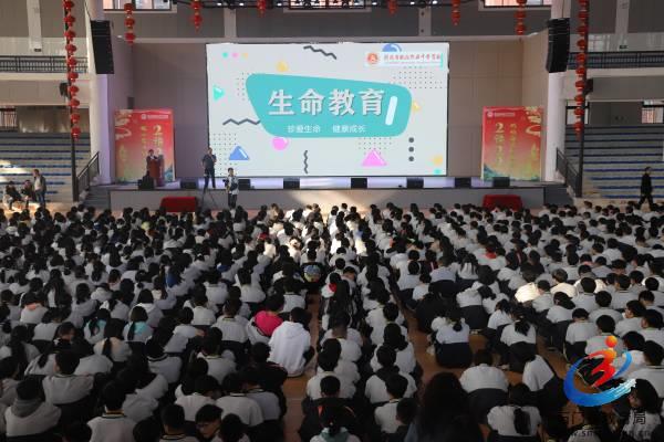 934562753b724ef799e4b1a82a3d0ec3.jpg 934562753b724ef799e4b1a82a3d0ec3.jpg